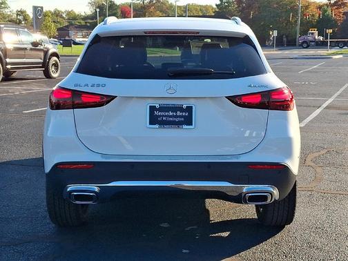 Polar White 2026 Mercedes-Benz GLA 250 Base 4MATIC