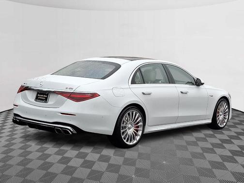 2026 Mercedes-Benz AMG S 63 E Base