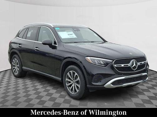 Obsidian Black Metallic 2026 Mercedes-Benz GLC 300 Base 4MATIC