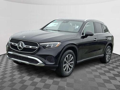 Obsidian Black Metallic 2026 Mercedes-Benz GLC 300 Base 4MATIC