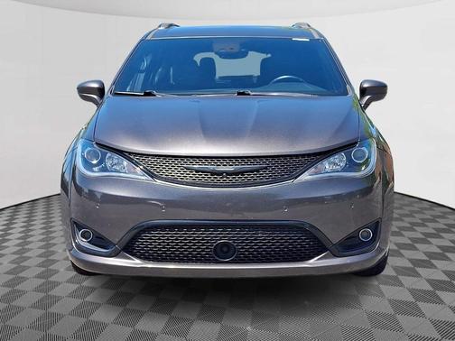 Granite Crystal Clearcoat Metallic 2019 Chrysler Pacifica Touring-L Plus