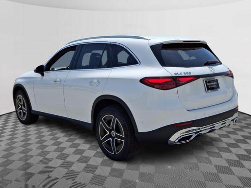 Polar White 2026 Mercedes-Benz GLC 300 Base 4MATIC
