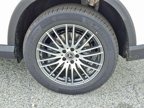 Polar White 2026 Mercedes-Benz GLC 300 Base 4MATIC