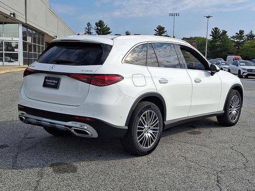Polar White 2026 Mercedes-Benz GLC 300 Base 4MATIC