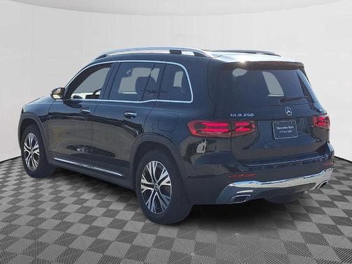 2026 Mercedes-Benz GLB 250 Base 4MATIC