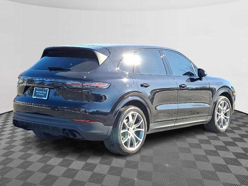 2022 Porsche Cayenne Platinum Edition