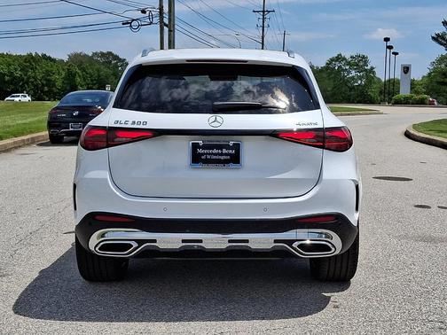 Polar White 2026 Mercedes-Benz GLC 300 Base 4MATIC