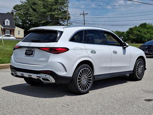 Polar White 2026 Mercedes-Benz GLC 300 Base 4MATIC