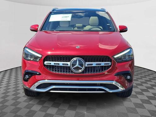 MANUFAKTUR Patagonia Red Metallic 2026 Mercedes-Benz GLA 250 Base 4MATIC