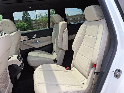 2025 Mercedes-Benz GLS 450 4MATIC