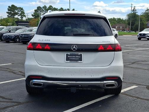 Polar White 2027 Mercedes-Benz GLS 450