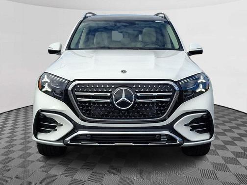 Polar White 2027 Mercedes-Benz GLS 450