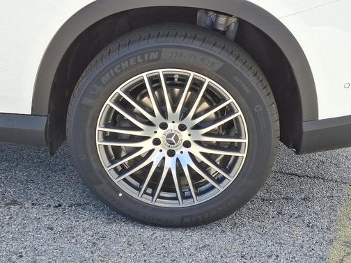 2025 Mercedes-Benz GLC 300 Base 4MATIC