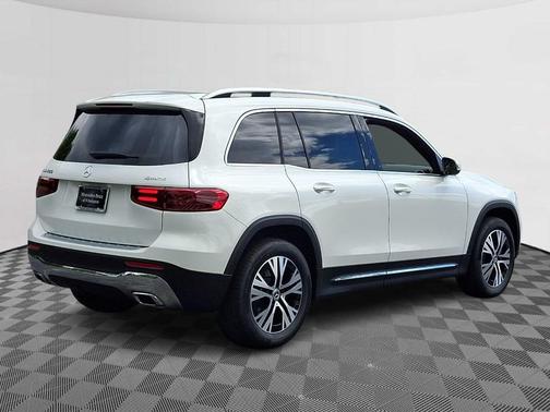 Polar White 2026 Mercedes-Benz GLB 250 Base 4MATIC