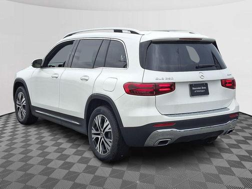 Polar White 2026 Mercedes-Benz GLB 250 Base 4MATIC