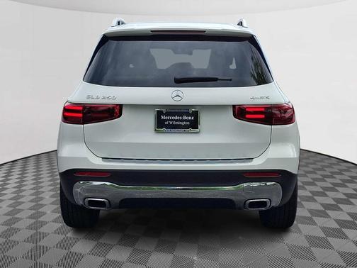 Polar White 2026 Mercedes-Benz GLB 250 Base 4MATIC