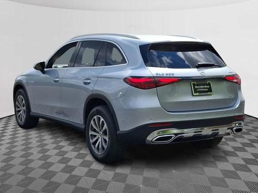 Cirrus Silver Metallic 2026 Mercedes-Benz GLC 300 Base 4MATIC