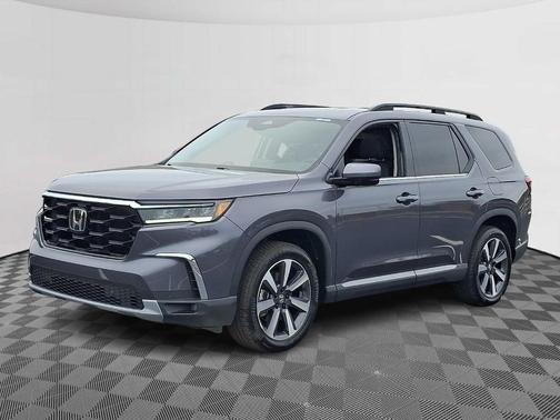 Modern Steel Metallic 2025 Honda Pilot Touring