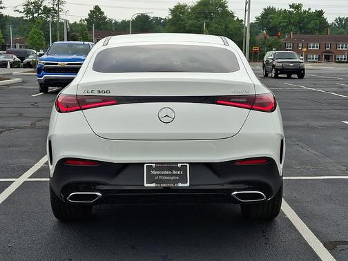 Polar White 2026 Mercedes-Benz GLC 300 Base 4MATIC