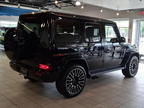 Obsidian Black 2026 Mercedes-Benz AMG G 63 Base