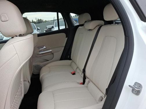 2025 Mercedes-Benz GLA 250 Base 4MATIC