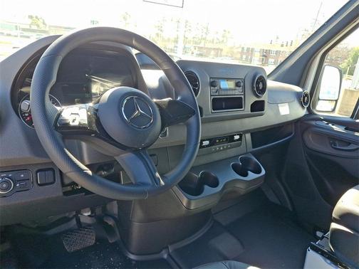 2025 Mercedes-Benz Sprinter 2500 High Roof