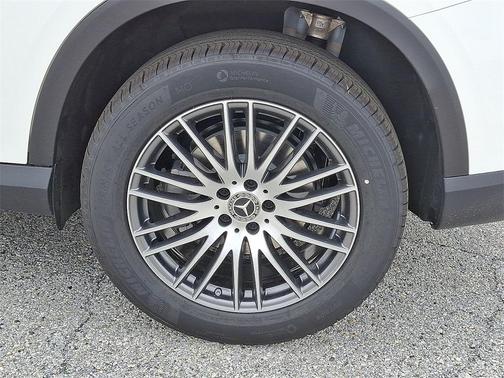 2025 Mercedes-Benz GLC 300 Base 4MATIC