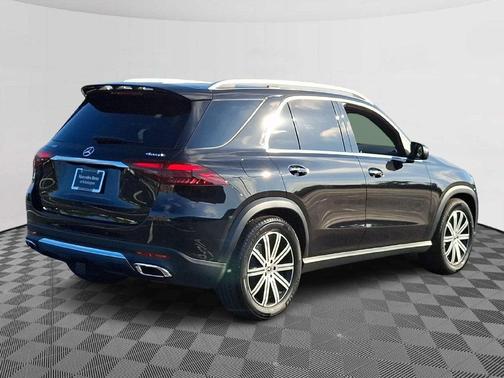 Obsidian Black Metallic 2026 Mercedes-Benz GLE 350 Base 4MATIC