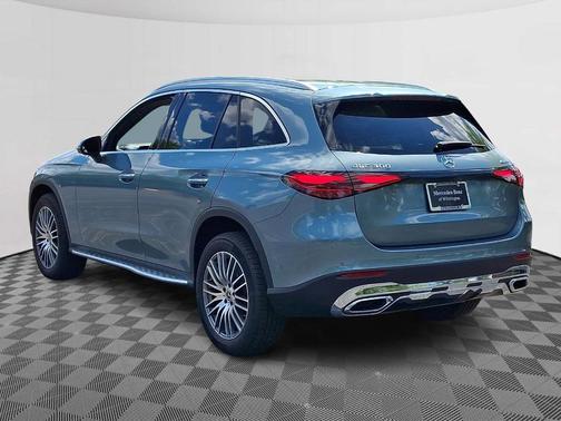 Verde 2026 Mercedes-Benz GLC 300 Base 4MATIC