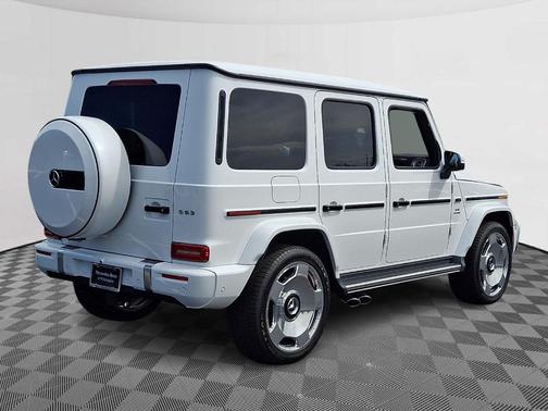 MANUFAKTUR Moonlight White Metallic 2026 Mercedes-Benz AMG G 63 Base