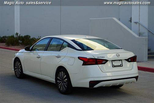 2025 Nissan Altima SV FWD