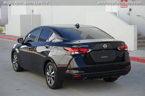 Super Black 2021 Nissan Versa 1.6 SV