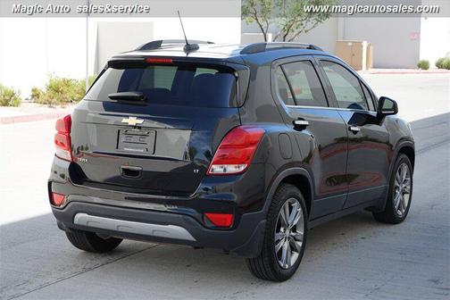 Mosaic Black Metallic 2019 Chevrolet Trax LT