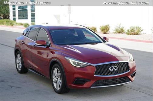 2017 INFINITI QX30 Luxury
