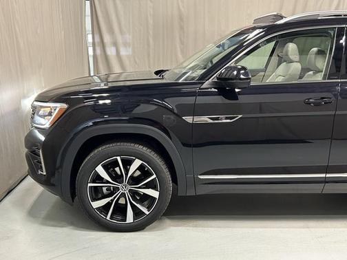 2025 Volkswagen Atlas 2.0T SEL Premium R-Line 4MOTION