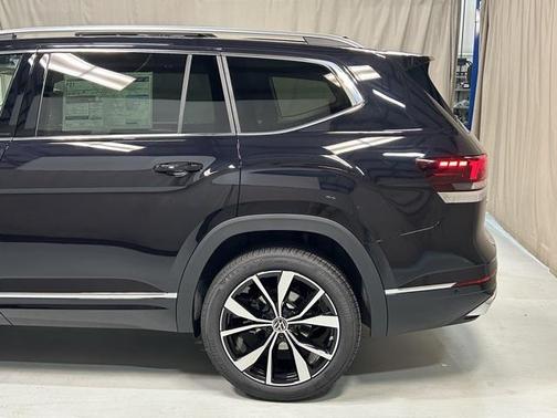 2025 Volkswagen Atlas 2.0T SEL Premium R-Line 4MOTION