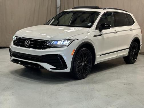 2022 Volkswagen Tiguan 2.0T SE R-Line Black 4MOTION