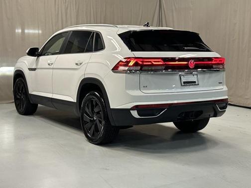 2024 Volkswagen Atlas Cross Sport 2.0T SE w/Technology 4MOTION