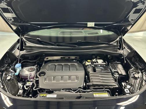 2026 Volkswagen Tiguan 2.0T SEL R-Line 4MOTION