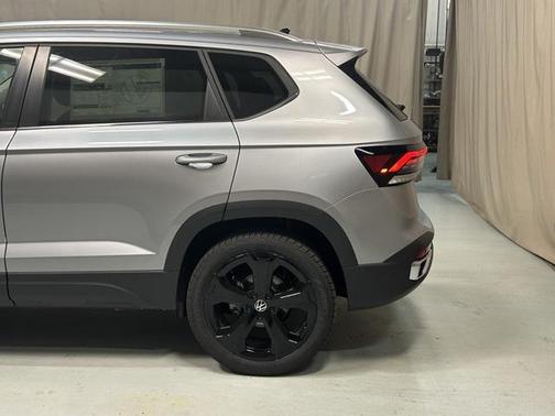 2025 Volkswagen Taos 1.5T SEL