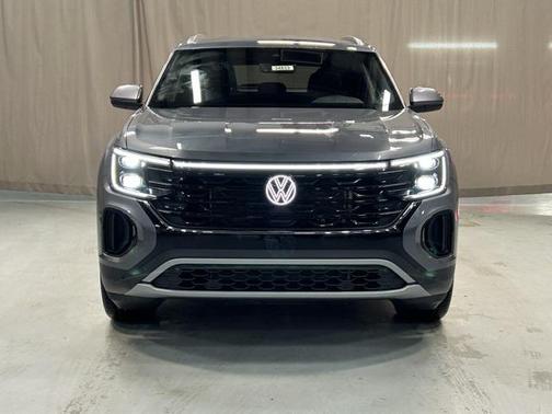 2025 Volkswagen Atlas Cross Sport 2.0T SE w/Technology 4MOTION