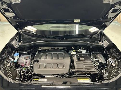 2026 Volkswagen Tiguan 2.0T SEL