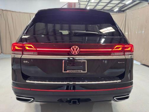 Deep Black 2025 Volkswagen Atlas 2.0T SEL