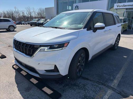 Snow White Pearl 2022 Kia Carnival EX