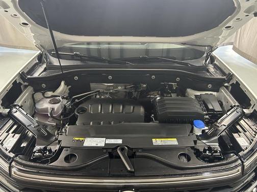 2026 Volkswagen Atlas Cross Sport 2.0T SE w/Technology 4MOTION