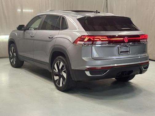 2024 Volkswagen Atlas Cross Sport 2.0T SE w/Technology 4MOTION