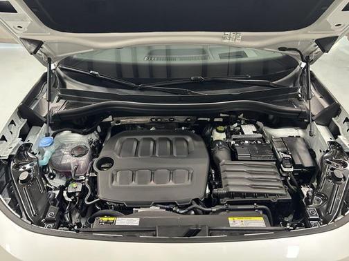 2026 Volkswagen Tiguan 2.0T SEL R-Line 4MOTION