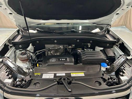 2023 Volkswagen Atlas Cross Sport 2.0T SE w/Technology 4MOTION