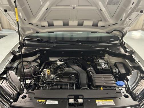 2025 Volkswagen Taos 1.5T SE Black