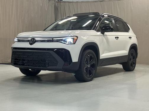 2025 Volkswagen Taos 1.5T SE Black